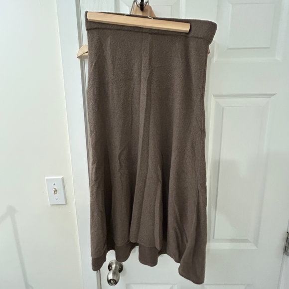 Cozy brown cashluxe GAP skirt - Picture 1 of 5